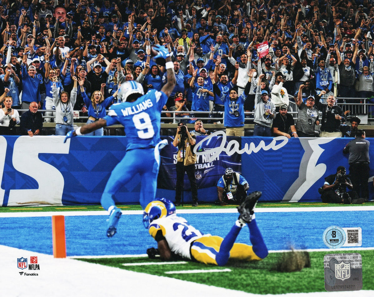 Jameson Williams Signed Detroit Lions 2024 Touchdown 8x10 Photo - Beckett-Powers Sports Memorabilia