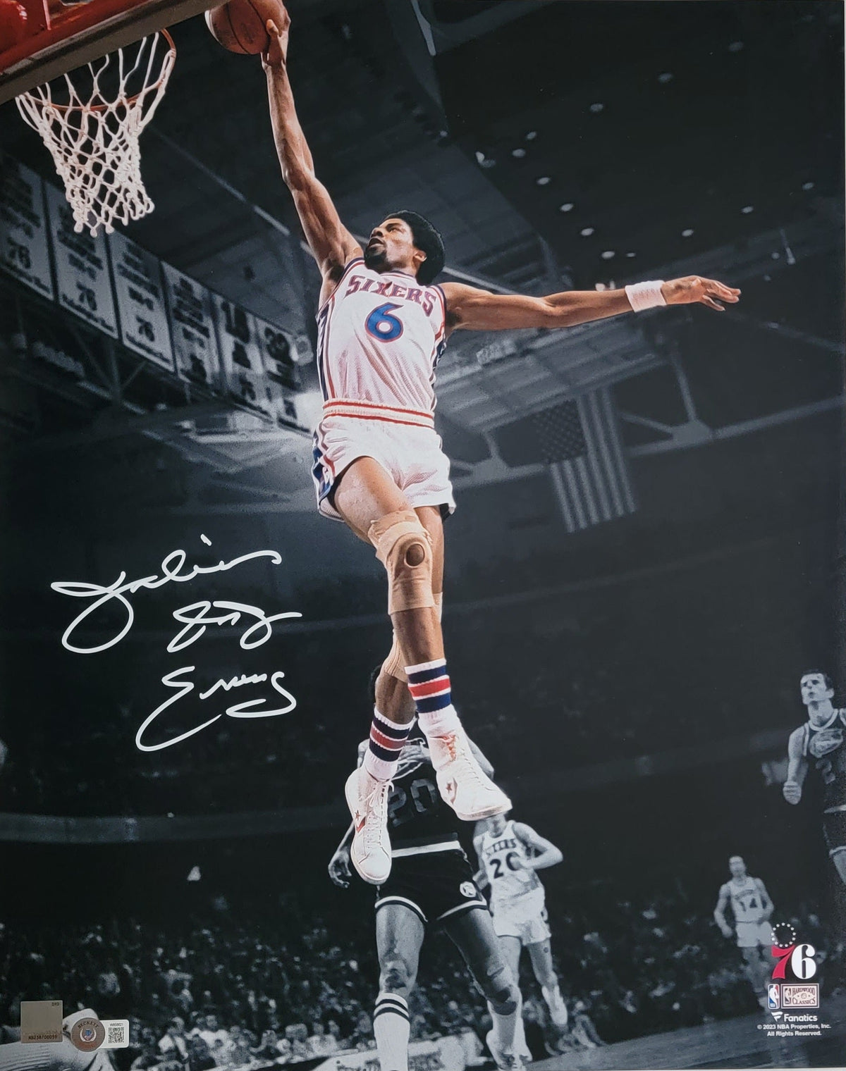 Julius Erving Signed Philadelphia 76ers Spotlight 16x20 Photo - Beckett-Powers Sports Memorabilia