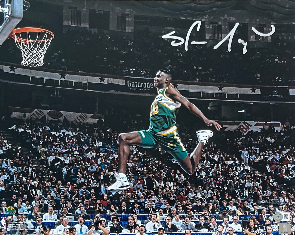Shawn Kemp Signed Seattle SuperSonics 16x20 Photo – Beckett Authenticated-Powers Sports Memorabilia