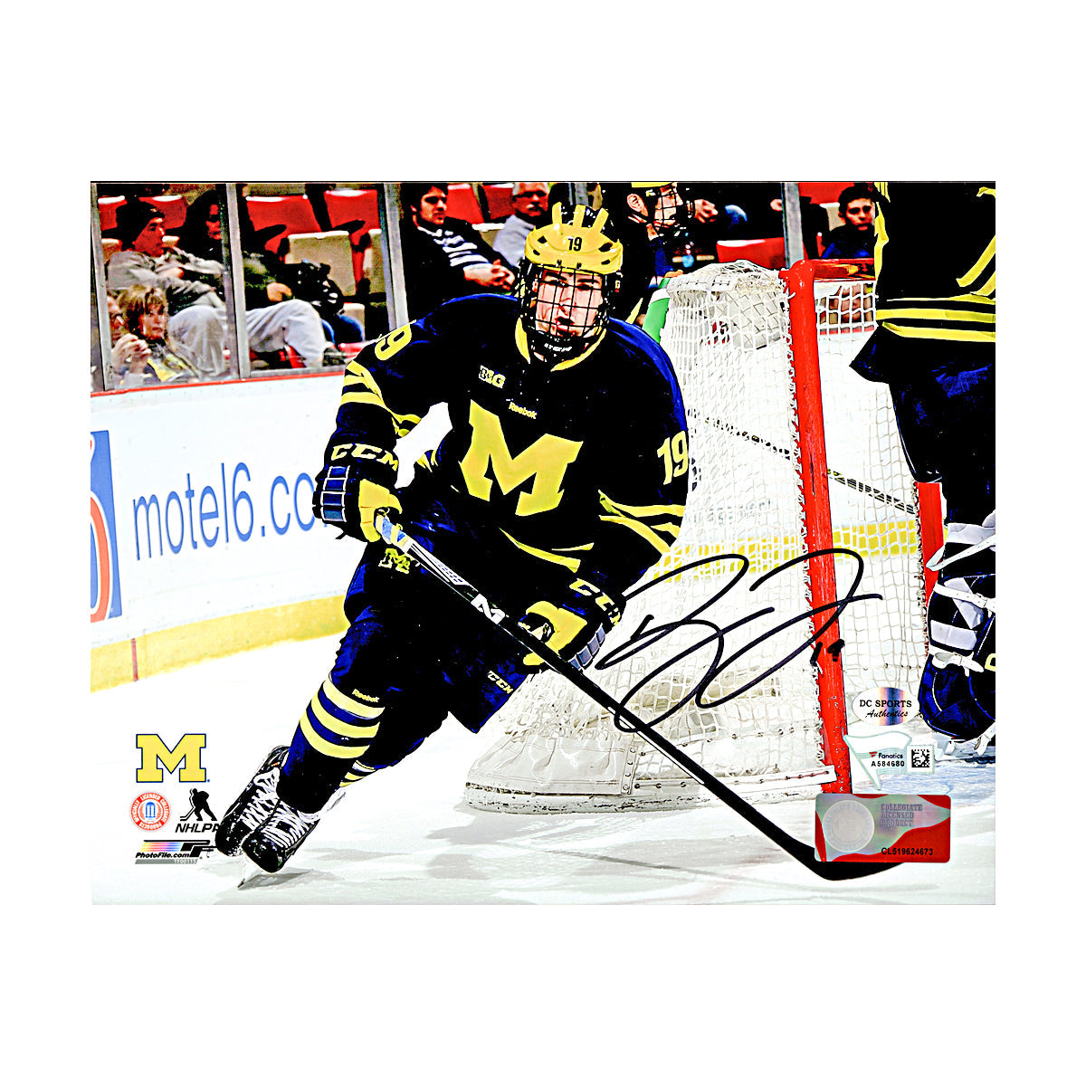 Dylan Larkin Signed Michigan Wolverines Hockey 8x10 Horizontal Photo (Fanatics Auth)-Powers Sports Memorabilia