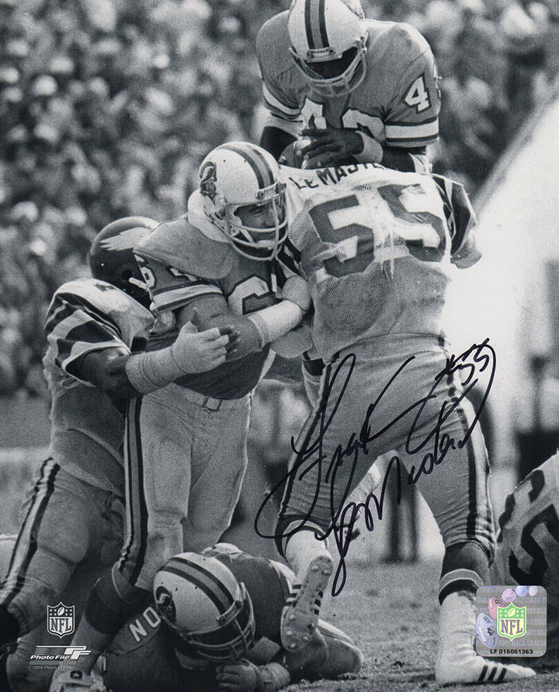 Frank LeMaster Autographed Philadelphia Eagles B&W Action vs Bucs 8x10 Photo-Powers Sports Memorabilia
