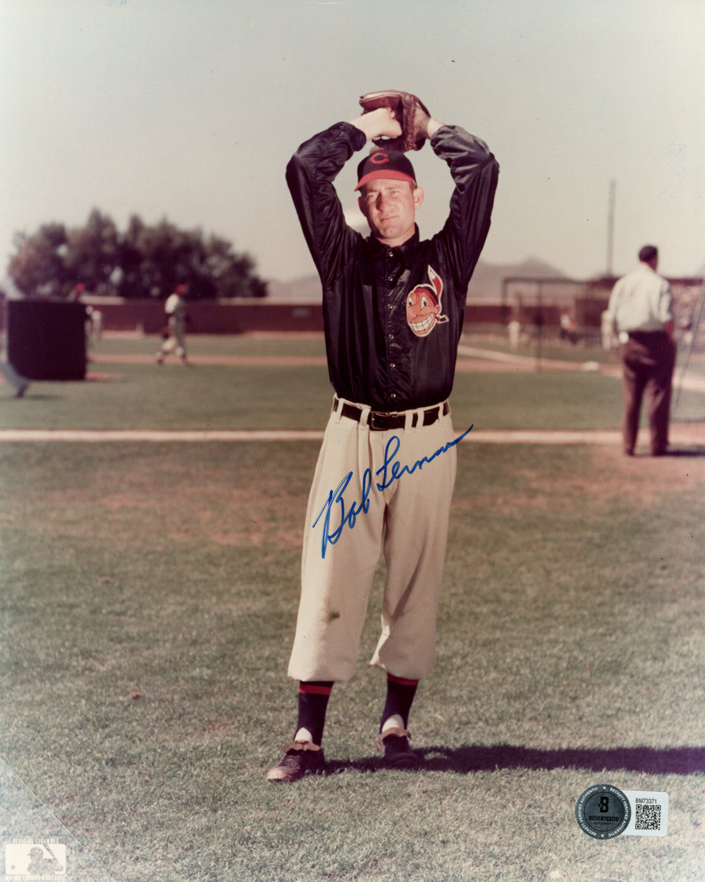 Bob Lennon Cleveland Indians Signed 8x10 Photo - Beckett Beckett-Powers Sports Memorabilia