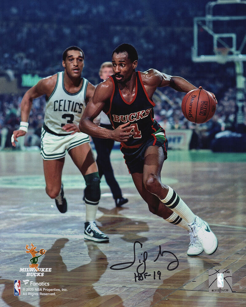 Sidney Moncrief Autographed Milwaukee Bucks Action 8x10 Photo with HOF'19-Powers Sports Memorabilia