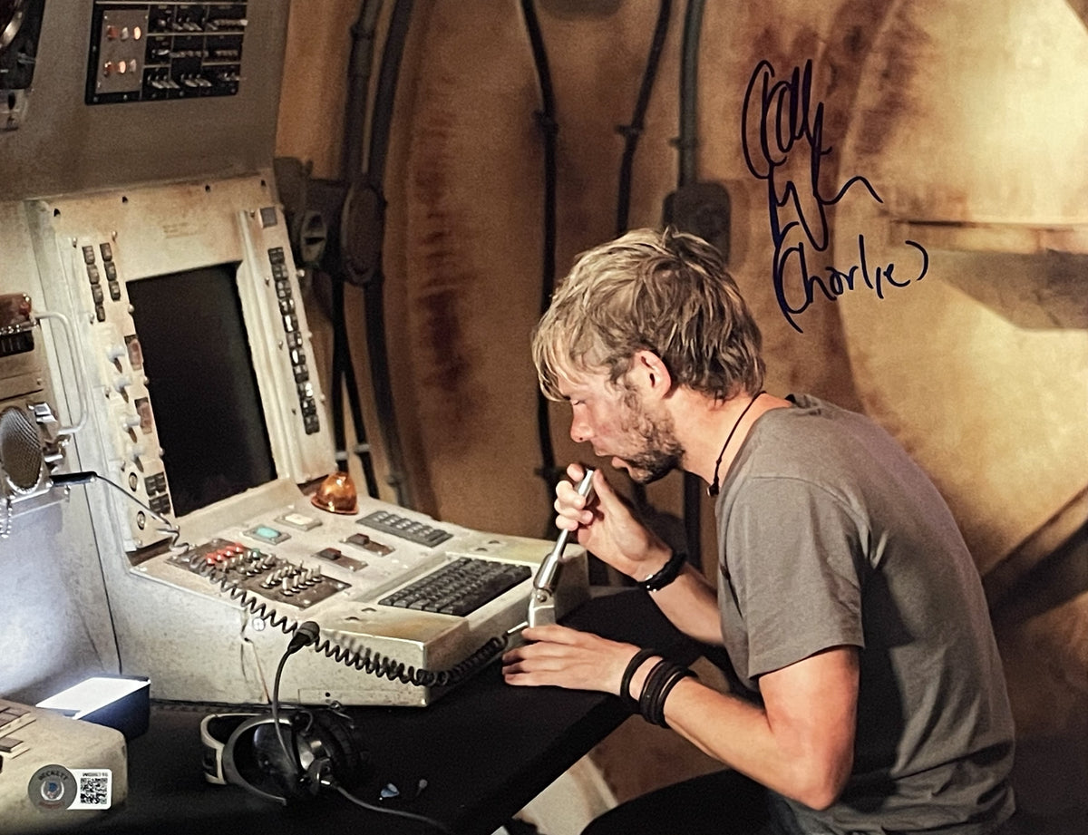 Dominic Monaghan Lost Signed 11x14 Photo - Charlie Beckett Beckett-Powers Sports Memorabilia