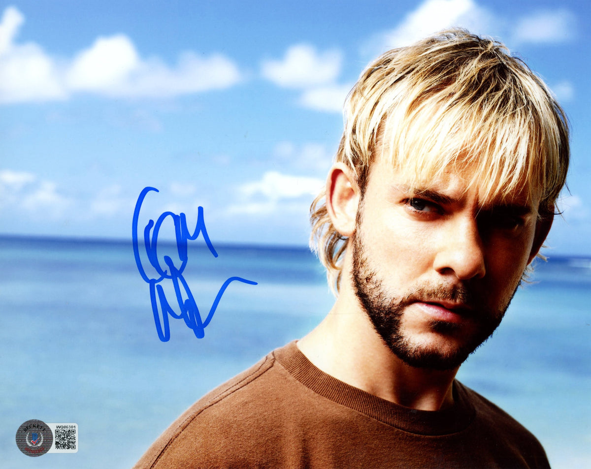 Dominic Monaghan Lost Signed 8x10 Photo - Beckett Beckett - 54419-Powers Sports Memorabilia