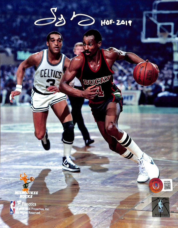 Sidney Moncrief Hand-Signed Milwaukee Bucks 8x10 Photo – Hall of Fame – Beckett Authenticated-Powers Sports Memorabilia