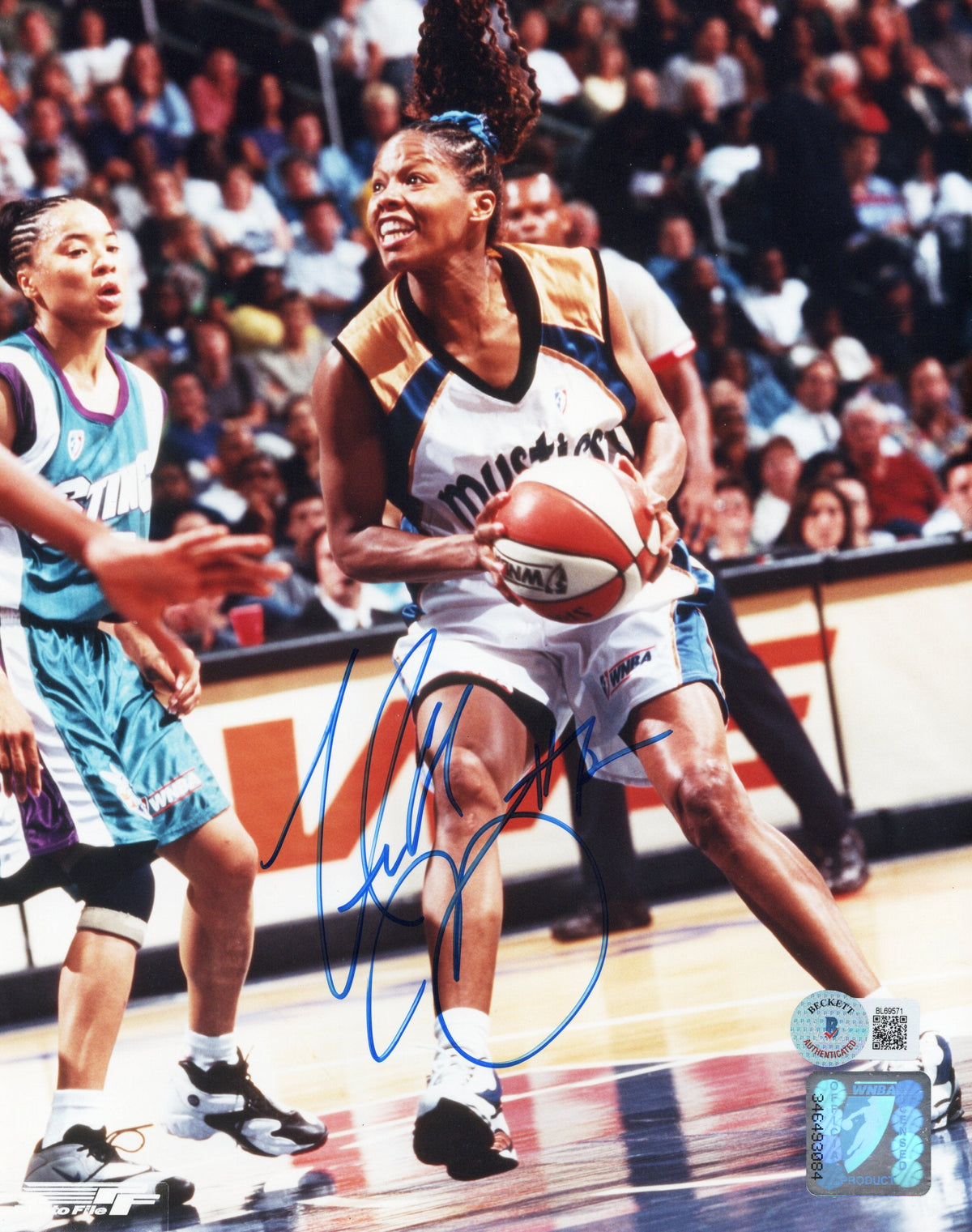 Nikki McCray Signed WNBA Washington Mystics 8x10 Photo - Beckett-Powers Sports Memorabilia