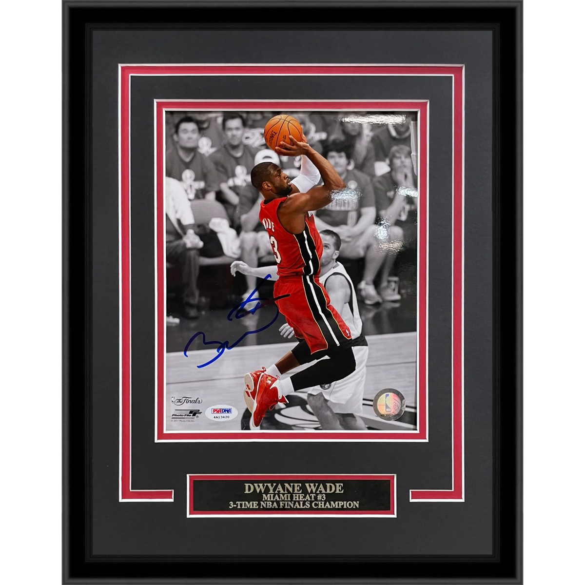 Autographed Dwyane Wade Miami Heat (Spotlight) Deluxe Framed 8x10 Photo - PSA/DNA-Powers Sports Memorabilia