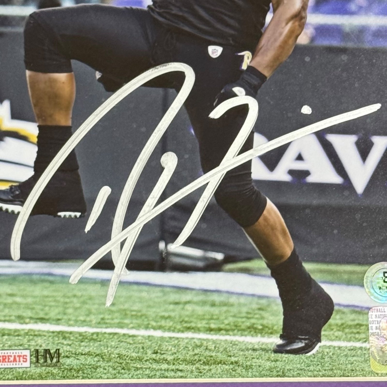Autographed Ray Lewis Baltimore Ravens (Scream) Deluxe Framed 8x10 Photo - Beckett-Powers Sports Memorabilia