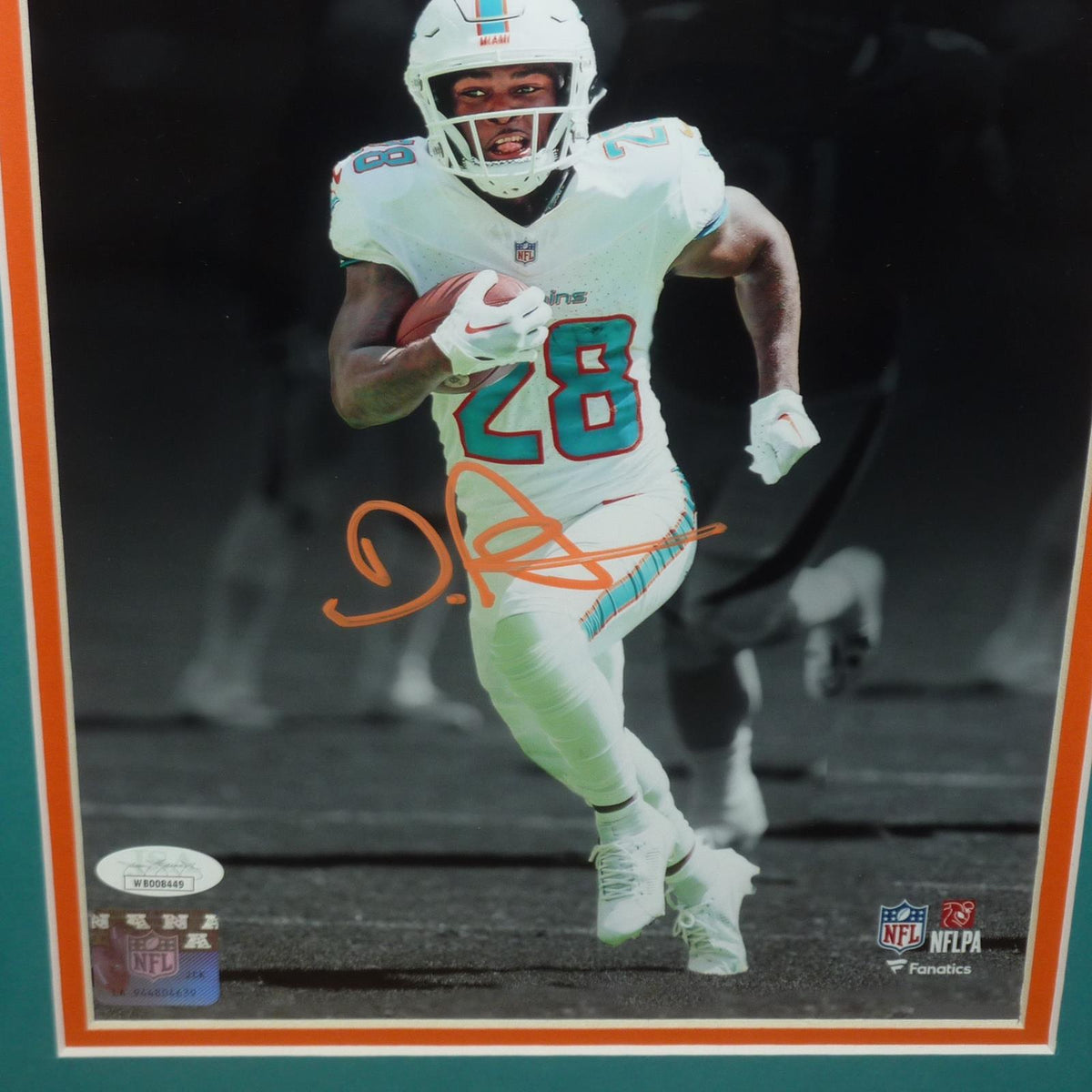 Autographed De'Von Achane Miami Dolphins (Spotlight) Deluxe Framed 8x10 Photo - JSA-Powers Sports Memorabilia