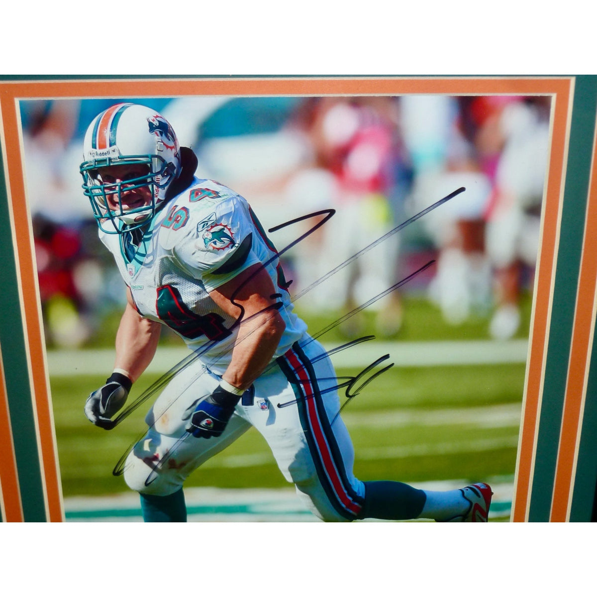 Autographed Zach Thomas Miami Dolphins Deluxe Framed 8x10 Photo - JSA