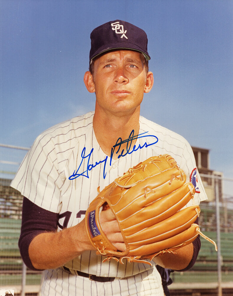 Gary Peters Autographed Chicago White Sox Pose With Glove 8x10 Photo-Powers Sports Memorabilia