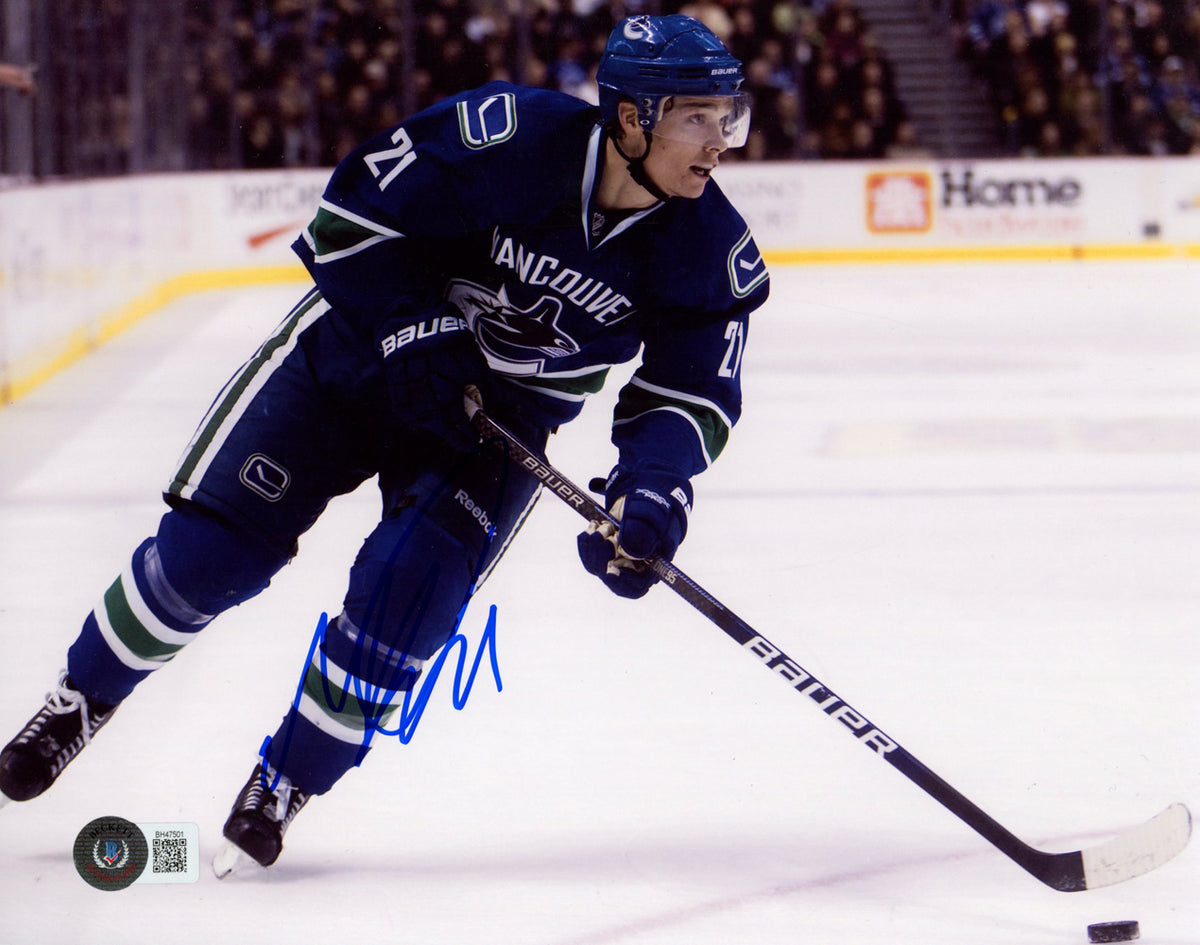 Mason Raymond Vancouver Canucks Signed 8x10 Photo - Beckett Beckett - 46301-Powers Sports Memorabilia