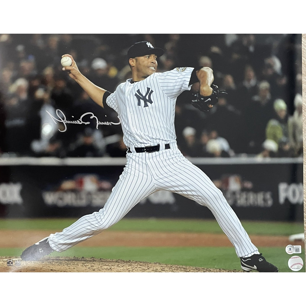 Mariano Rivera Signed New York Yankees 16x20 Photo – Beckett Authenticated-Powers Sports Memorabilia