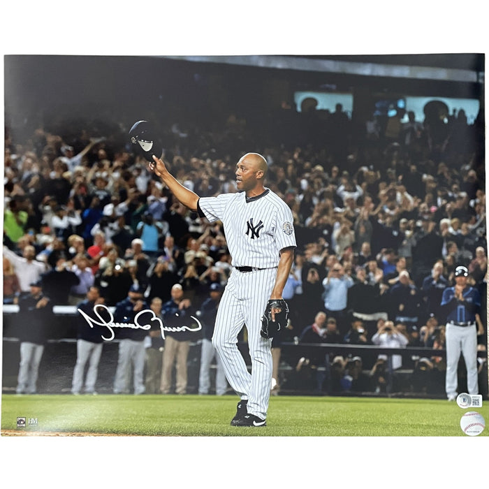 Mariano Rivera Autographed New York Yankees 16x20 Photo – Beckett Authenticated-Powers Sports Memorabilia