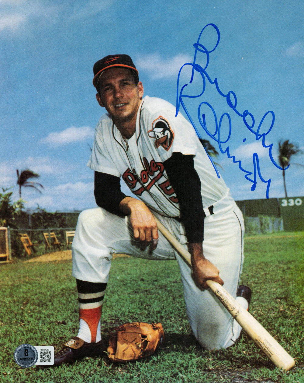 Brooks Robinson Baltimore Orioles Signed 8x10 Photo - Beckett Beckett-Powers Sports Memorabilia
