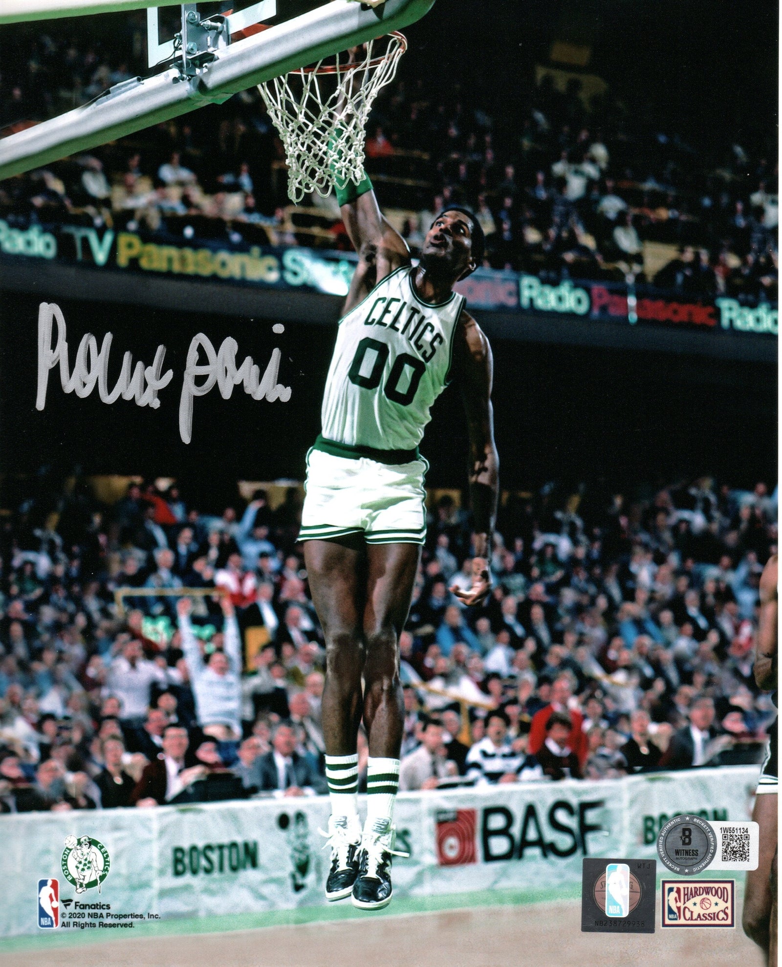 Robert Parish Signed Boston Celtics 8x10 Photo Beckett Witnessed #2-Powers Sports Memorabilia