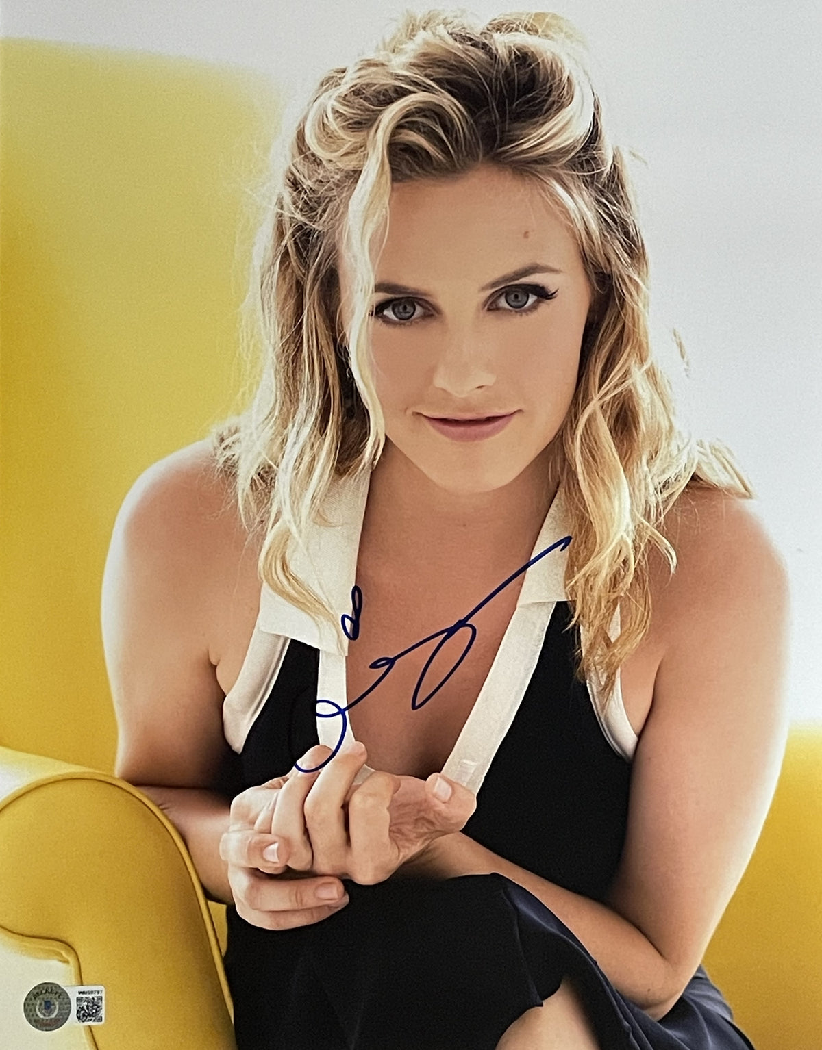 Alicia Silverstone Entertainment Signed 11x14 Photo - Clueless Beckett Beckett-Powers Sports Memorabilia