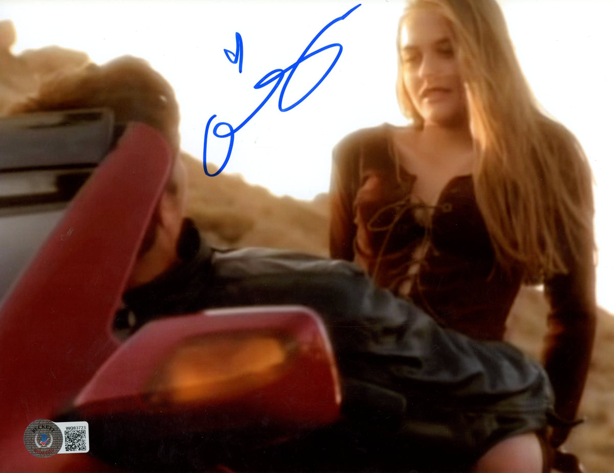 Alicia Silverstone Aerosmith Signed 8x10 Photo - Beckett Beckett - 54426-Powers Sports Memorabilia