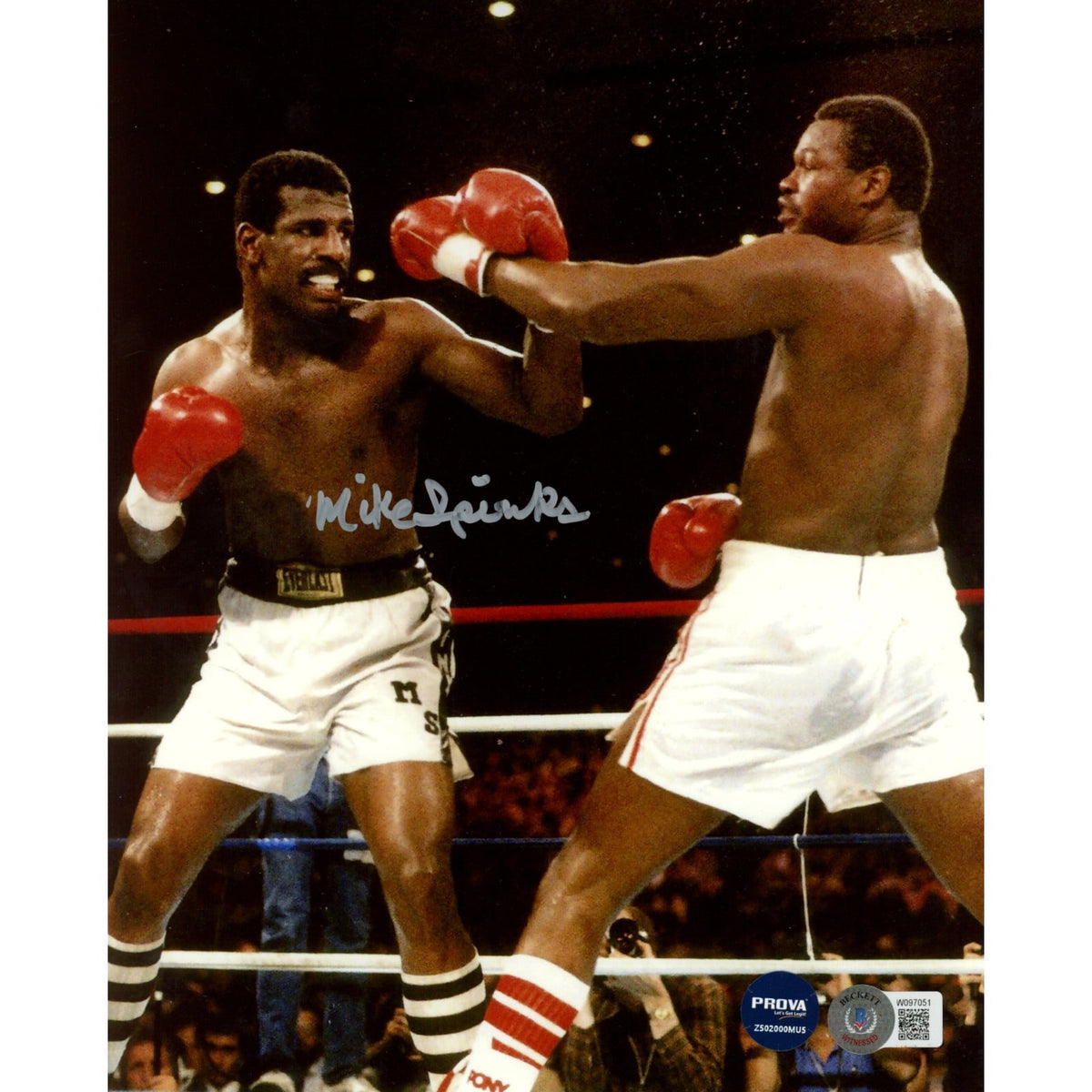 Michael Spinks Signed 8x10 Photo – Beckett Authenticated-Powers Sports Memorabilia