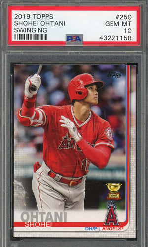 Shohei Ohtani 2019 Topps Swinging Baseball Card #250 classé PSA 10
