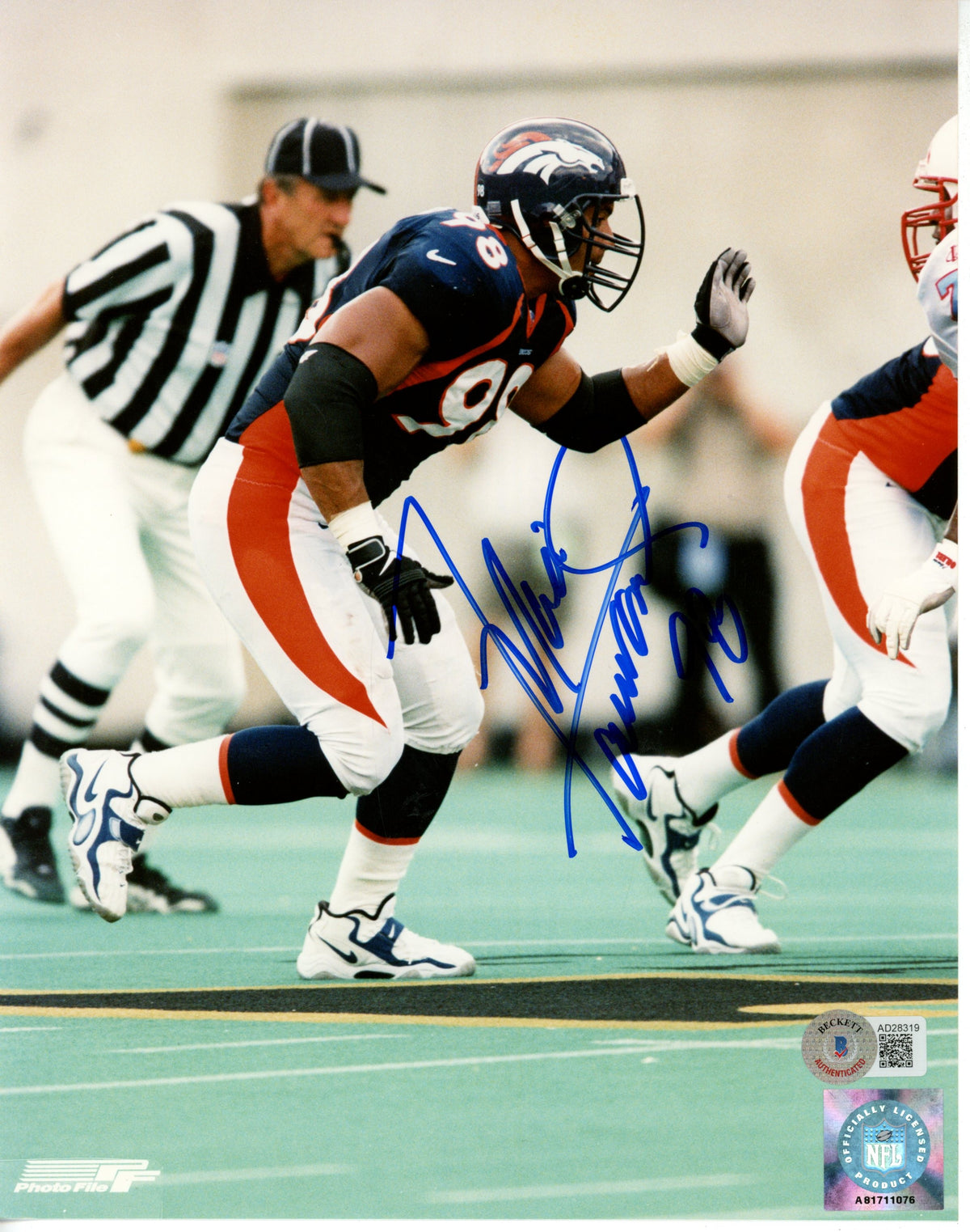 Maa Tanuvasa Denver Broncos Signed 8x10 Photo - Beckett Beckett - 55873-Powers Sports Memorabilia