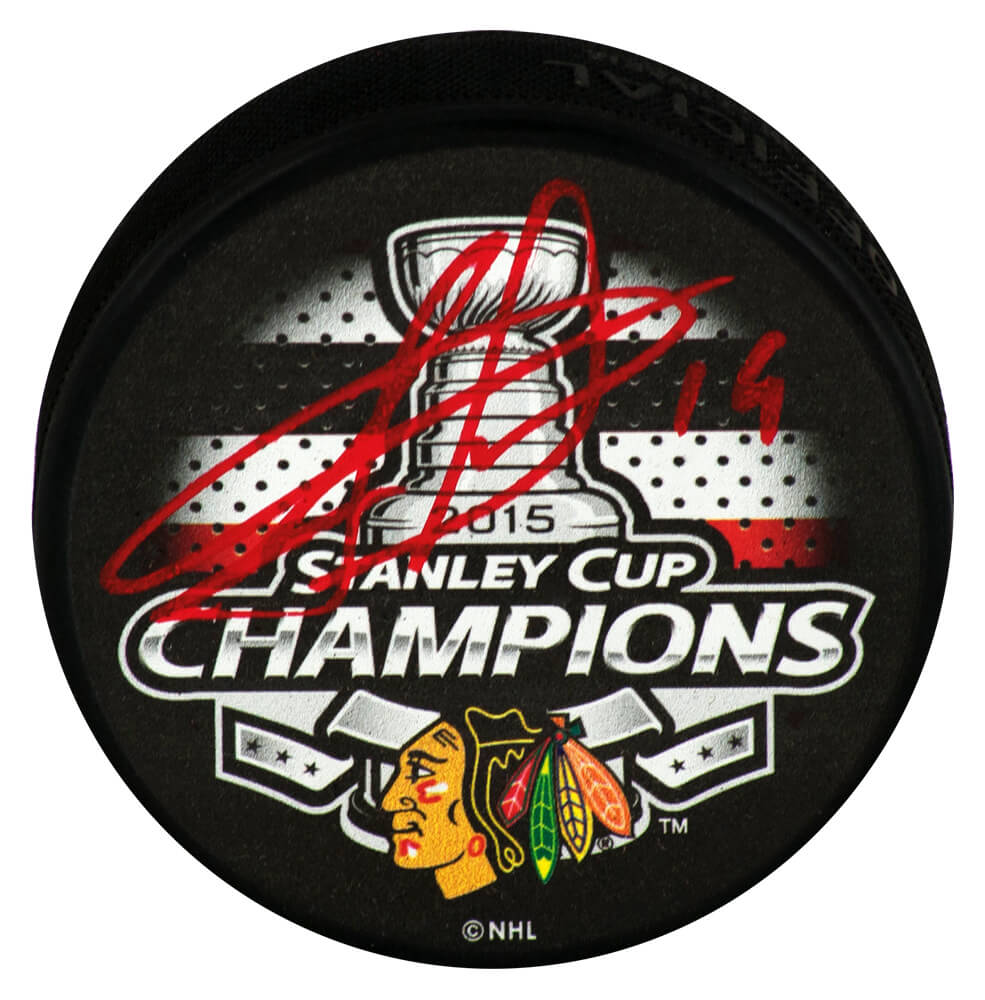 Jonathan Toews Autographed Chicago Blackhawks 2015 Stanley Cup Champs Logo Hockey Puck (In Red)-Powers Sports Memorabilia