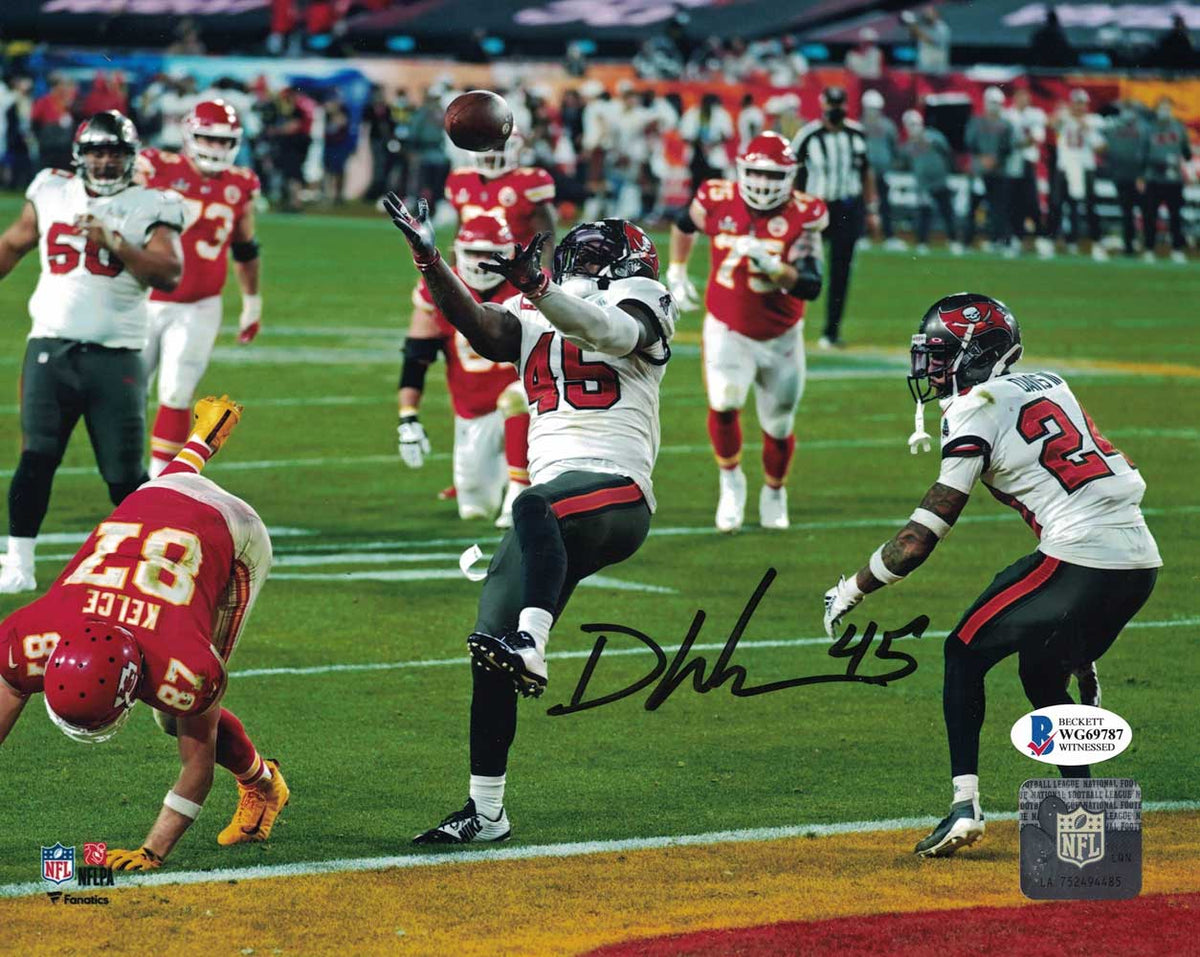 Devin White Signed Tampa Bay Buccaneers 8x10 Photo – White – Beckett Authenticated-Powers Sports Memorabilia