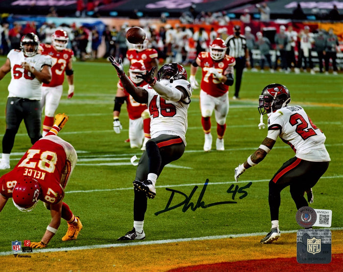 Devin White Signed Tampa Bay Buccaneers 8x10 Photo – Beckett Authenticated-Powers Sports Memorabilia
