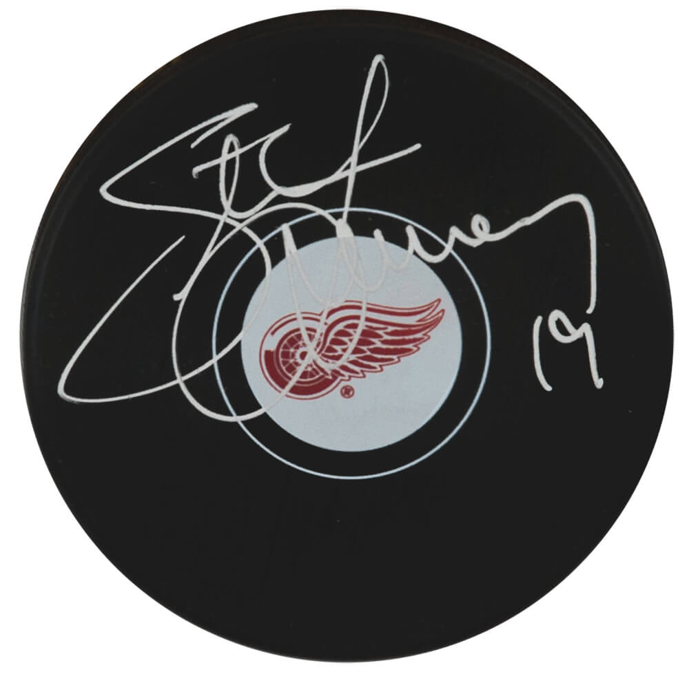 Steve Yzerman Autographed Detroit Red Wings Logo Hockey Puck - (Beckett)-Powers Sports Memorabilia