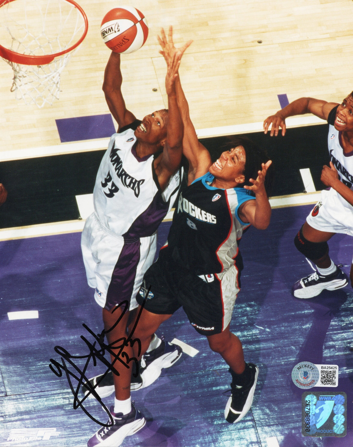 Yolanda Griffith Signed WNBA Sacramento Monarchs 8x10 Photo Beckett Authenticated #2-Powers Sports Memorabilia