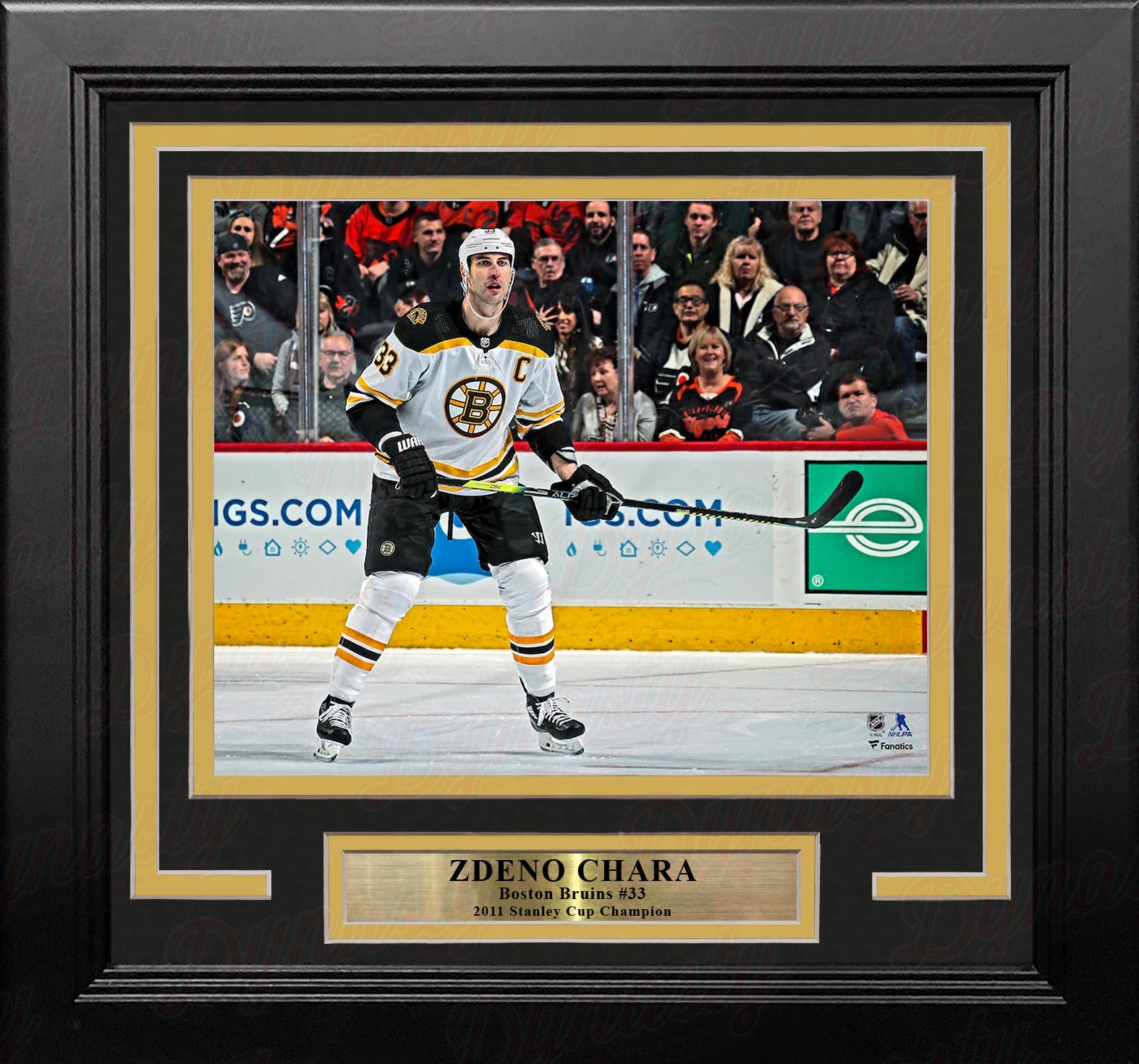 Zdeno Chára in Action Boston Bruins 8" x 10" Framed Hockey Display Photo-Powers Sports Memorabilia