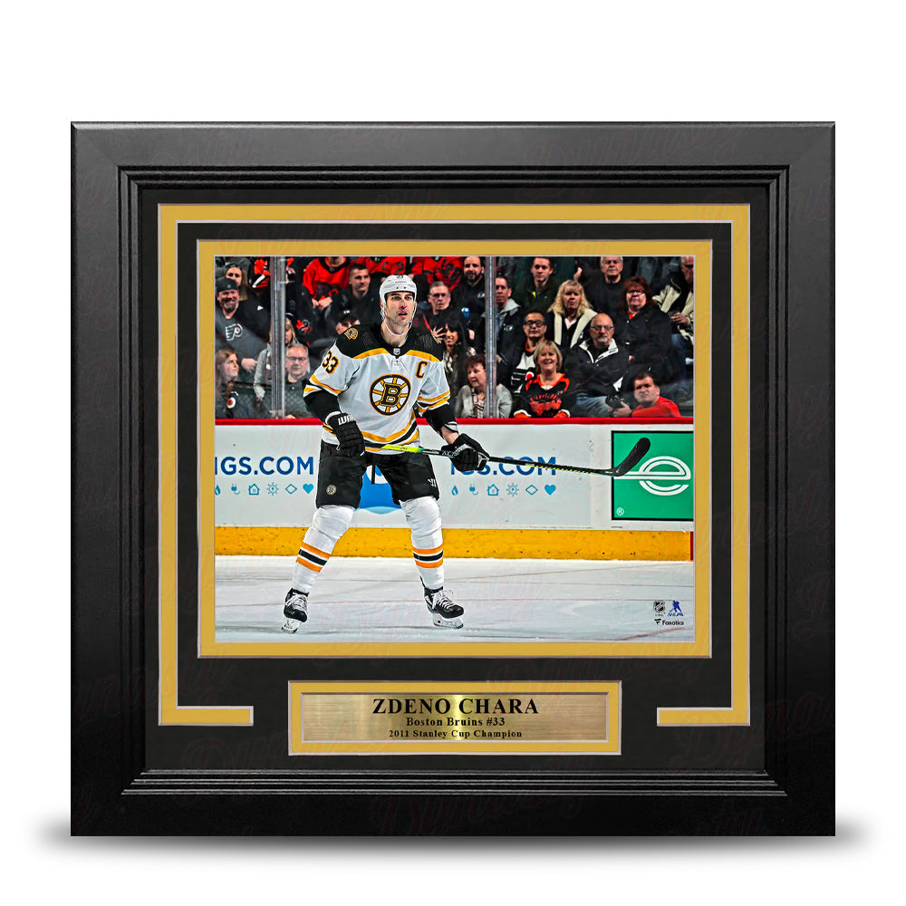 Zdeno Chára in Action Boston Bruins 8" x 10" Framed Hockey Display Photo-Powers Sports Memorabilia