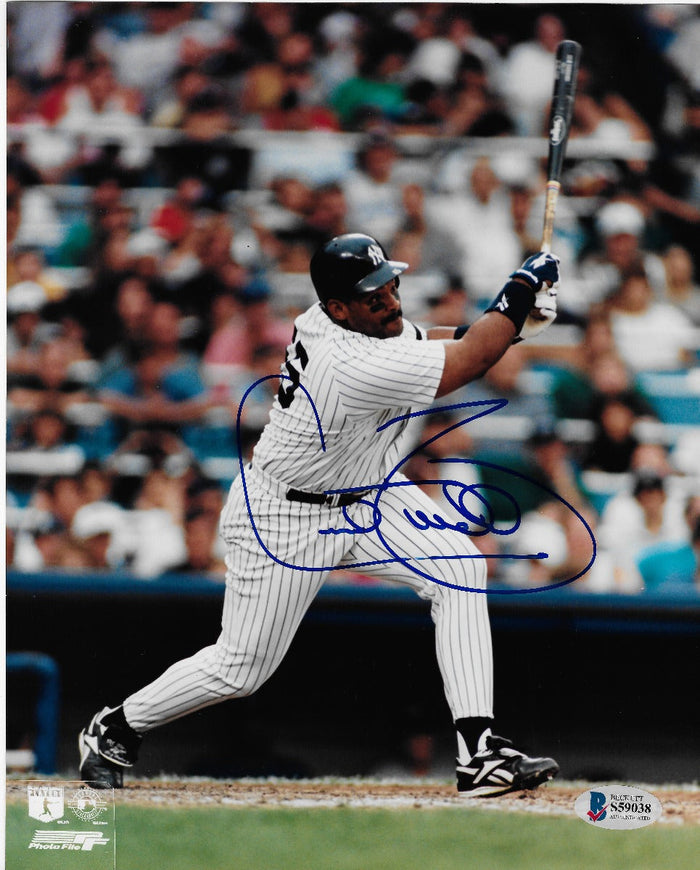 Cecil Fielder Signed New York Yankees 8x10 Photo - Beckett-Powers Sports Memorabilia