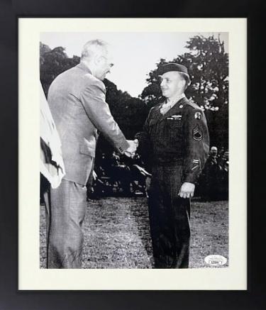 Nicholas Oresko Autographed WWII 8.5x11 Photograph Custom Framing- JSA- Medal of Honor/Purple Heart/Bronze Star-Powers Sports Memorabilia