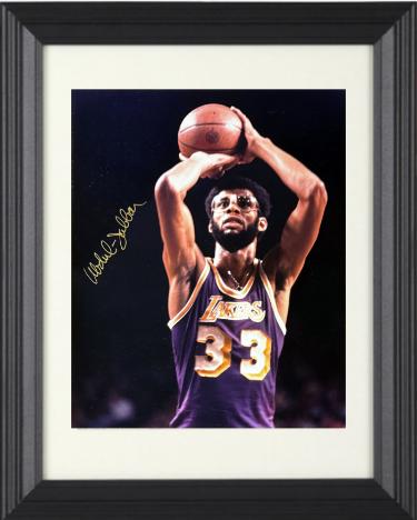 Kareem Abdul-Jabbar Autographed Los Angeles Lakers 8 x 10 Photograph minor dings Custom Framing- Tuff Stuff COA (HOF/MVP/6X Champ) - CTBL_f43866-Powers Sports Memorabilia