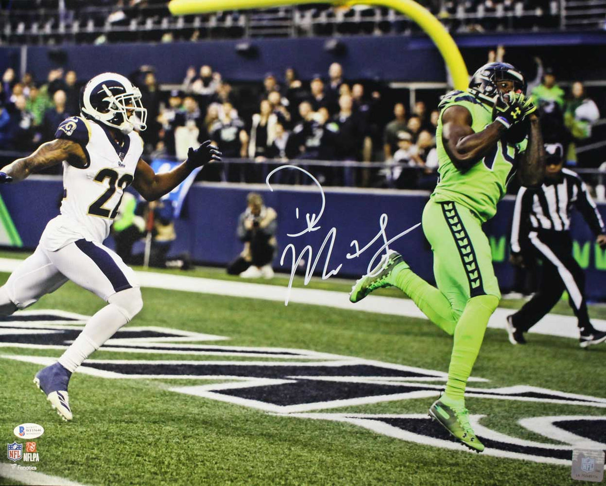 DK Metcalf Signed Seattle Seahawks 16x20 Photo – Beckett Authenticated-Powers Sports Memorabilia