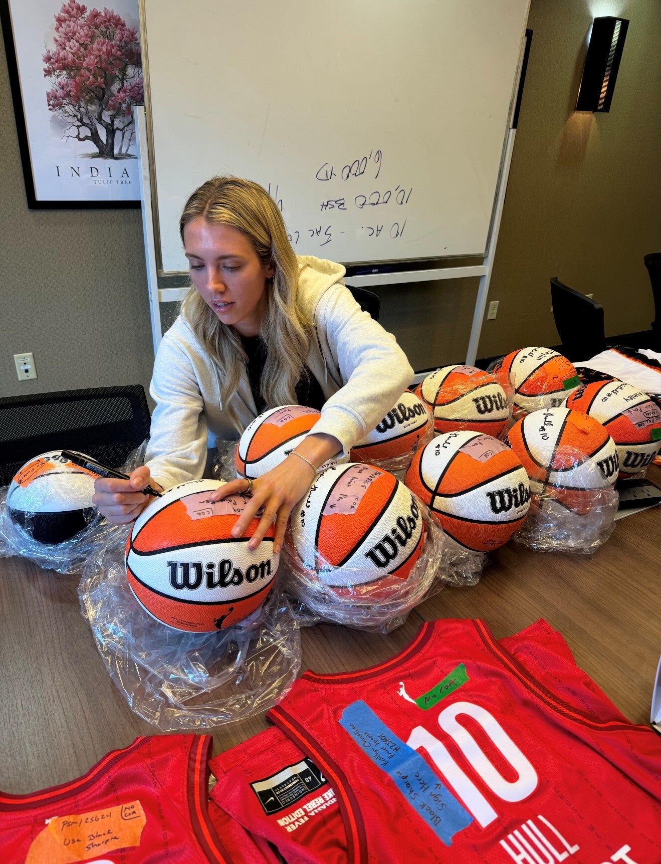 Lexie Hull Autograph Signing-Powers Sports Memorabilia