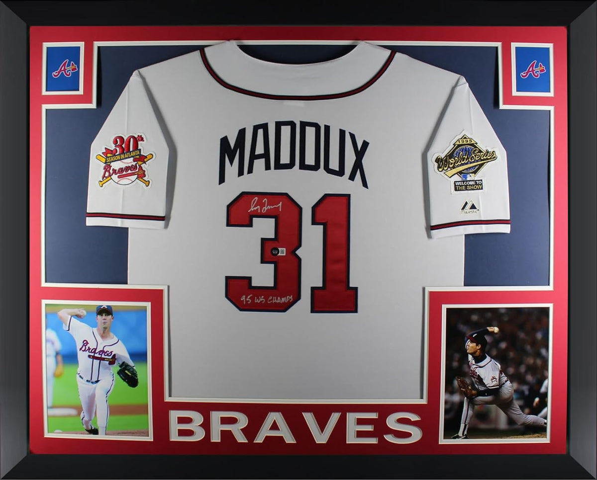 Greg Maddux Autograph Signing-Powers Sports Memorabilia