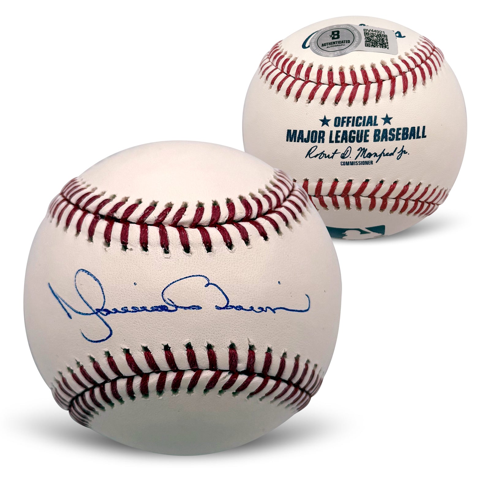 Mariano Rivera Autographed Baseball With UV Case Beckett