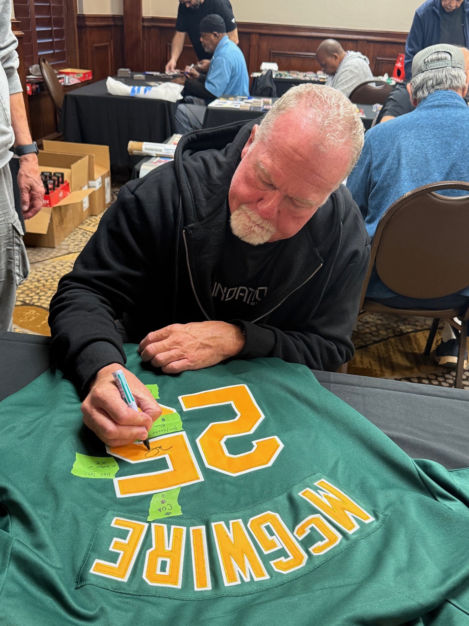 Mark McGwire Autograph Signing-Powers Sports Memorabilia
