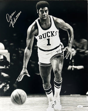 Oscar Robertson Autograph Signing-Powers Sports Memorabilia