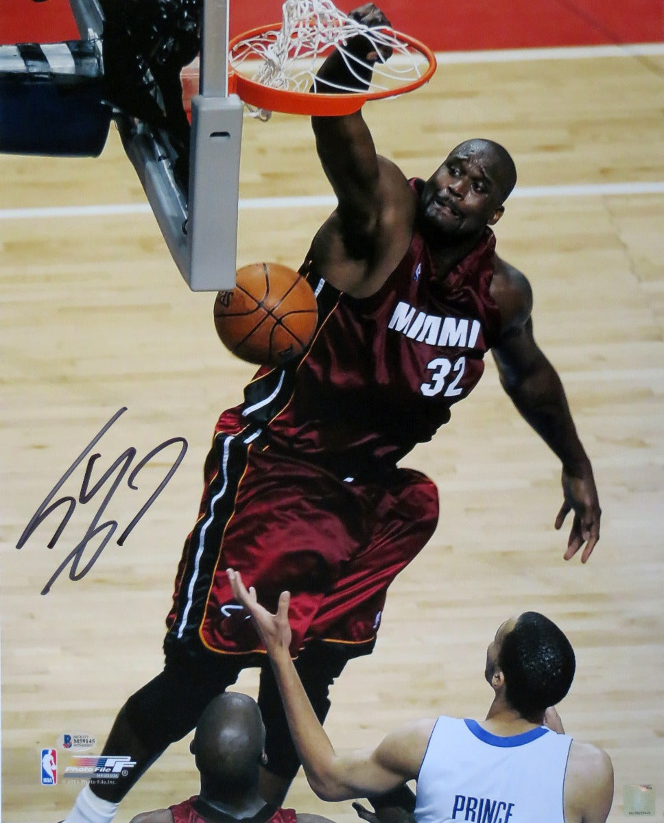 Shaquille O'Neal Autographed Miami Heat 16x20 Photo Beckett Witnessed-Powers Sports Memorabilia