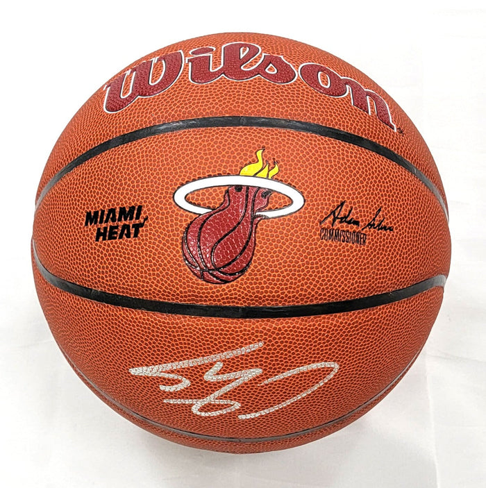 Shaquille O'Neal Signed Wilson Miami Heat Logo NBA Basketball - Beckett-Powers Sports Memorabilia