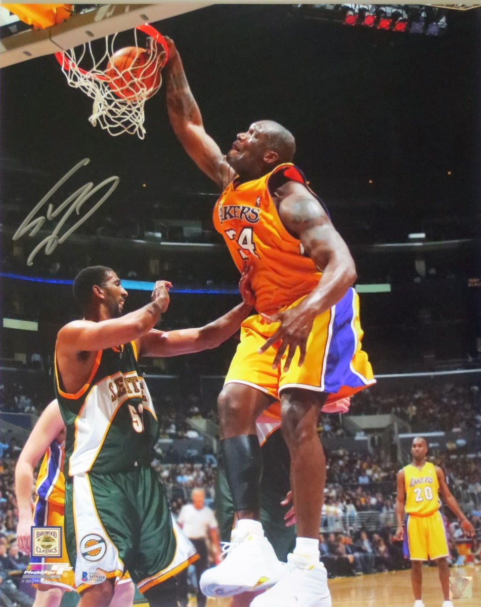 Shaquille O'Neal Autographed Los Angeles Lakers 16x20 Photo Beckett Witnessed #3-Powers Sports Memorabilia
