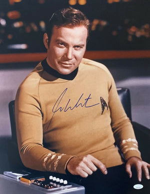 William Shatner Autograph Signing-Powers Sports Memorabilia