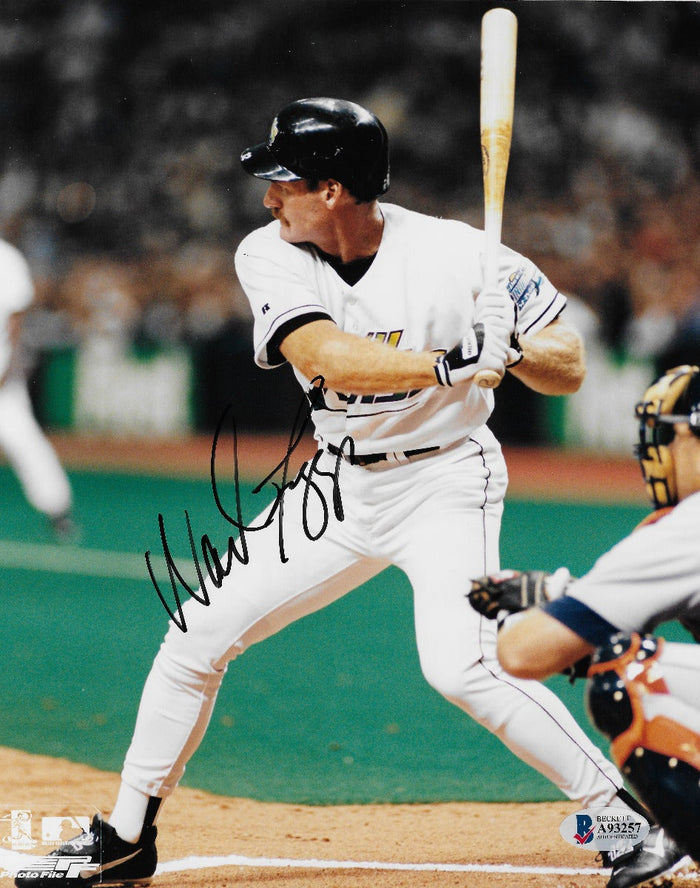 Wade Boggs Signed Tampa Devil Rays 8x10 Photo - Beckett-Powers Sports Memorabilia